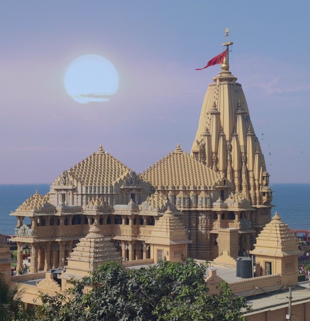 Somnath Mandir: क्या है सोमनाथ मंदिर का इतिहास, भारतीय सभ्यता का प्रतीक 17 बार आक्रमण के बाद भी नहीं हिला - Photo Gallery