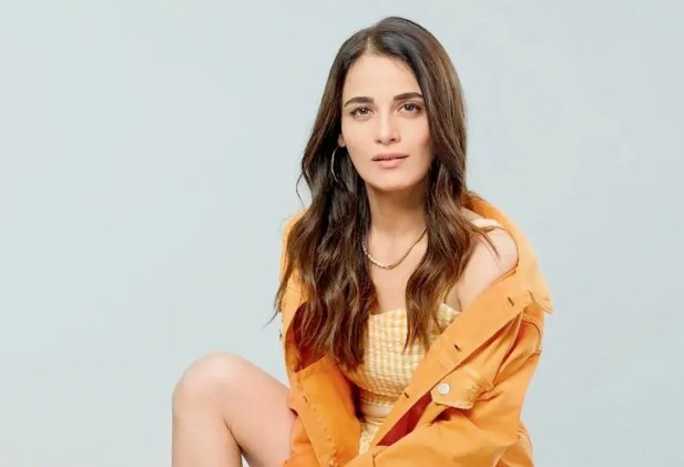 Radhika Madan - Photo Gallery