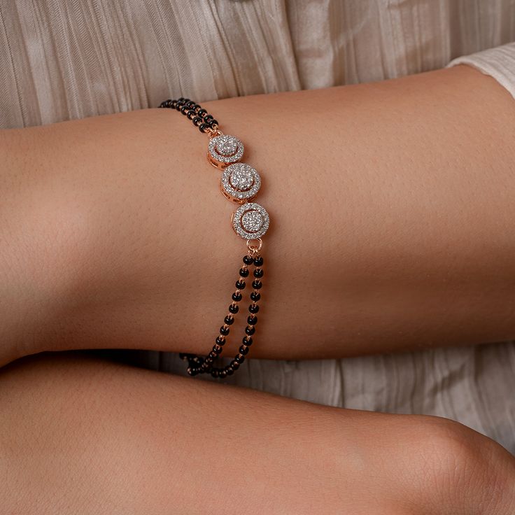 Mangalsutra: नॉर्थ से साउथ इंडिया तक मंगलसूत्र के डिज़ाइन बताते हैं आपकी परंपरा! - Photo Gallery