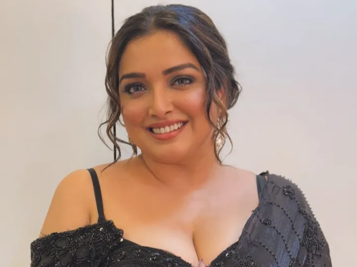 भोजपुरी सिनेमा की करोड़पति हसीनाएं, अक्षरा सिंह से आम्रपाली दुबे तक; जानिए 10 सबसे अमीर भोजपुरी एक्ट्रेसेस - Photo Gallery