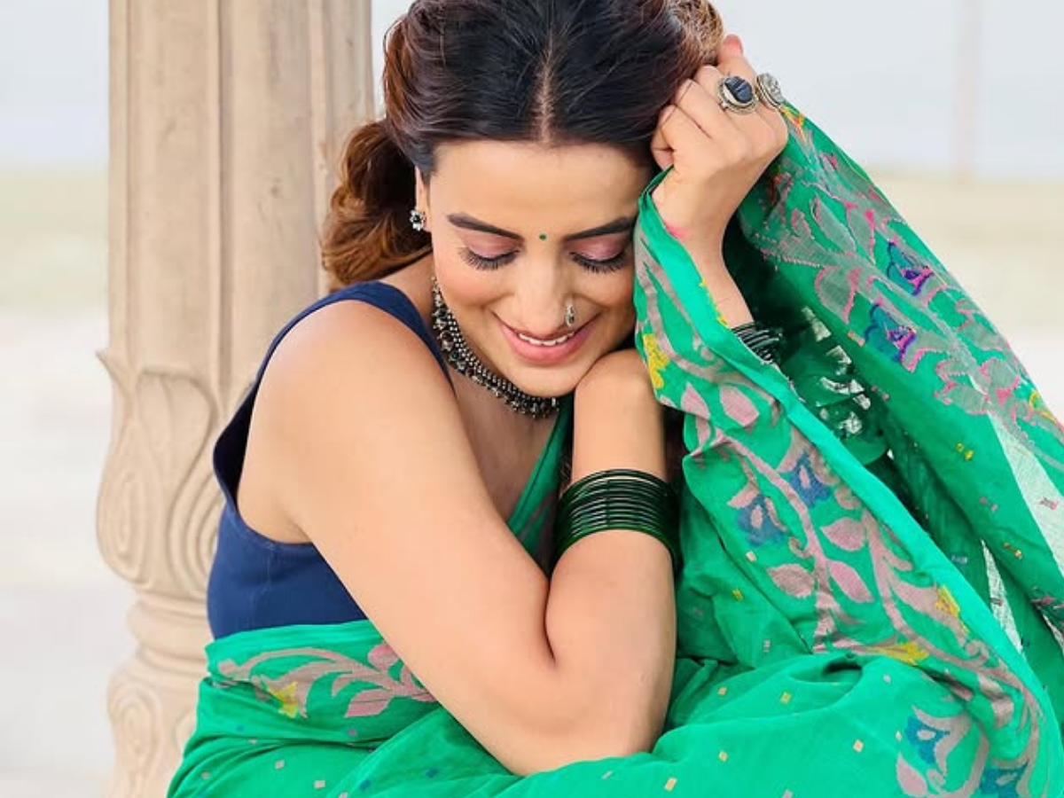 रानी चटर्जी या अक्षरा सिंह….आखिर किसके घर होती है नोटों की बारिश? भोजपुरी हसीना की रईसी देख उड़ जाएंगे होश! - Photo Gallery