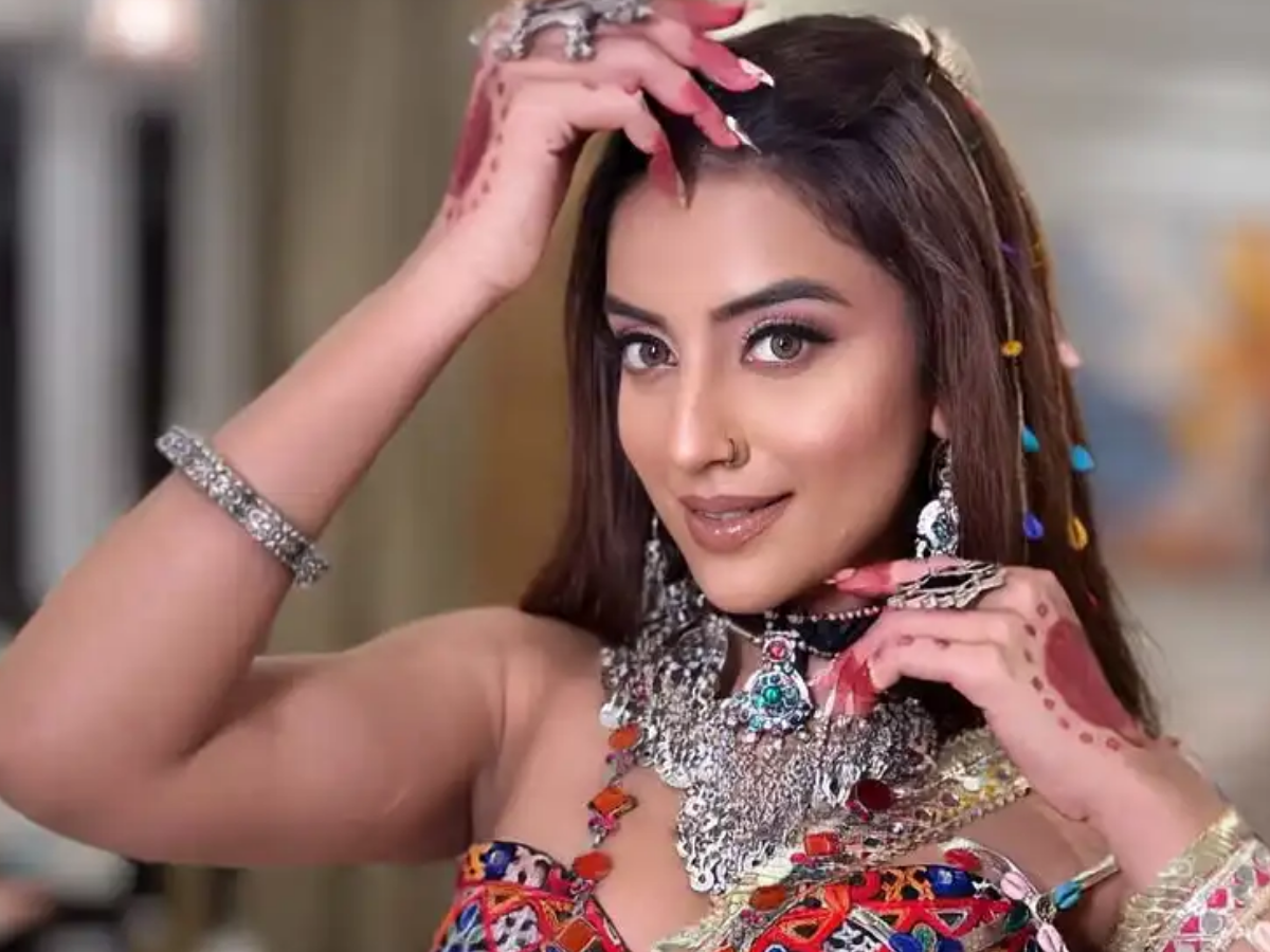 रानी चटर्जी या अक्षरा सिंह….आखिर किसके घर होती है नोटों की बारिश? भोजपुरी हसीना की रईसी देख उड़ जाएंगे होश! - Photo Gallery