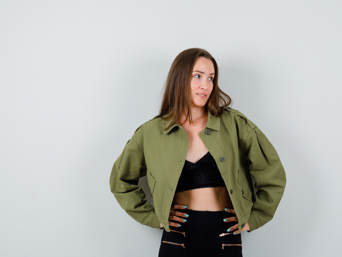 Winter Style Guide: पुराने बोरिंग कोट्स को कहें अलविदा, इन 5 तरीकों से लाएं अपने लुक में ‘स्टेटमेंट’ ट्विस्ट! - Photo Gallery