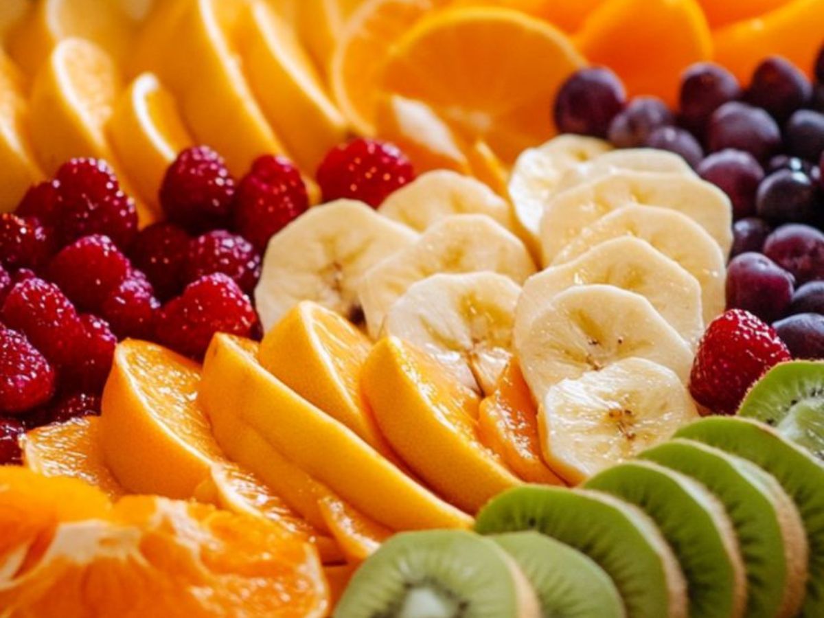 Cold Wave Alert: सर्द हवाओं में खुद को रखें फिट, आज से ही डाइट में शामिल करें यह फल दूर रहेगी सर्दी-खांसी - Photo Gallery