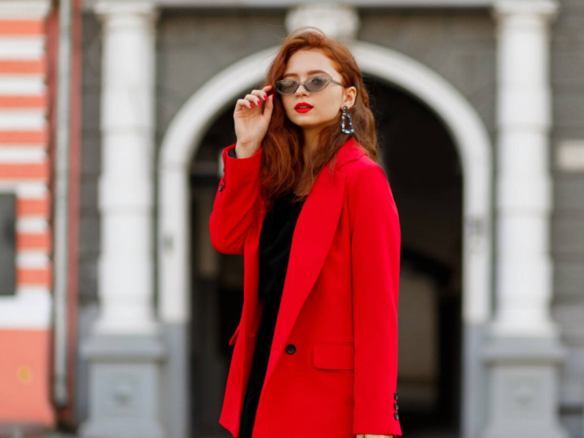 Winter Style Guide: पुराने बोरिंग कोट्स को कहें अलविदा, इन 5 तरीकों से लाएं अपने लुक में ‘स्टेटमेंट’ ट्विस्ट! - Photo Gallery