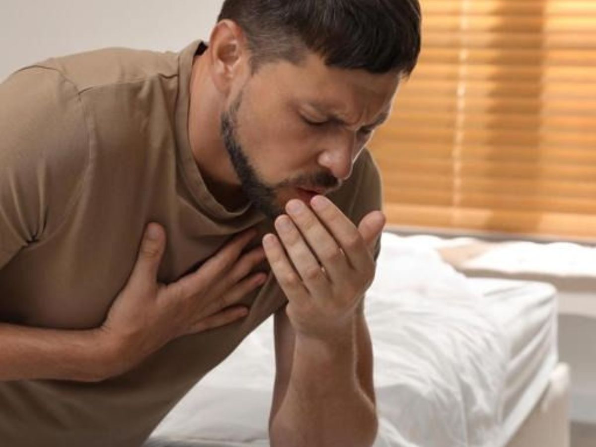 Dry Cough: रात में सोते समय क्यों बढ़ जाती है सूखी खांसी, जानें वजह और कब लें डॉक्टर से सलाह - Photo Gallery