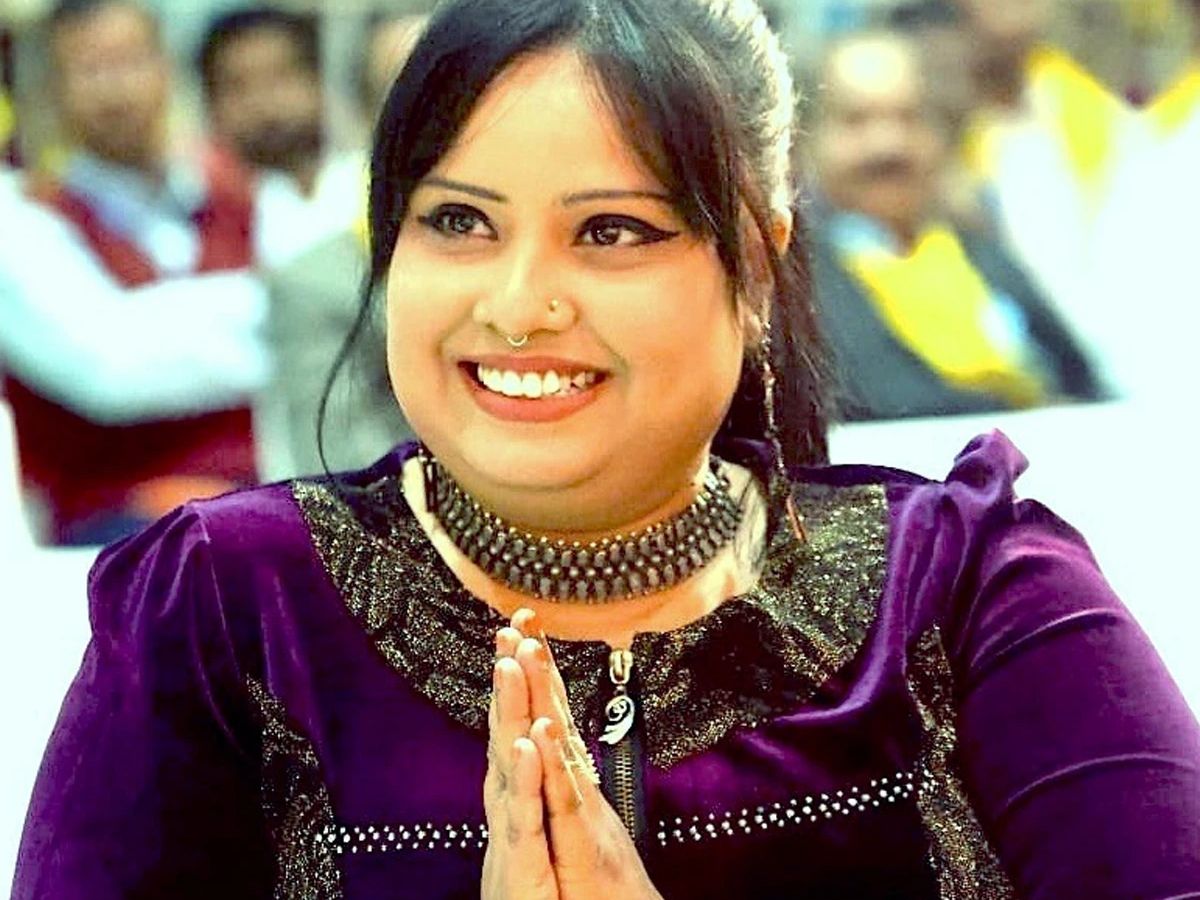 न पति, न फेरे… फिर भी भोजपुरी गायिका देवी के घर जब गूंजी थी किलकारी! जर्मनी से जुड़ी है उनके बच्चे की यह कहानी - Photo Gallery