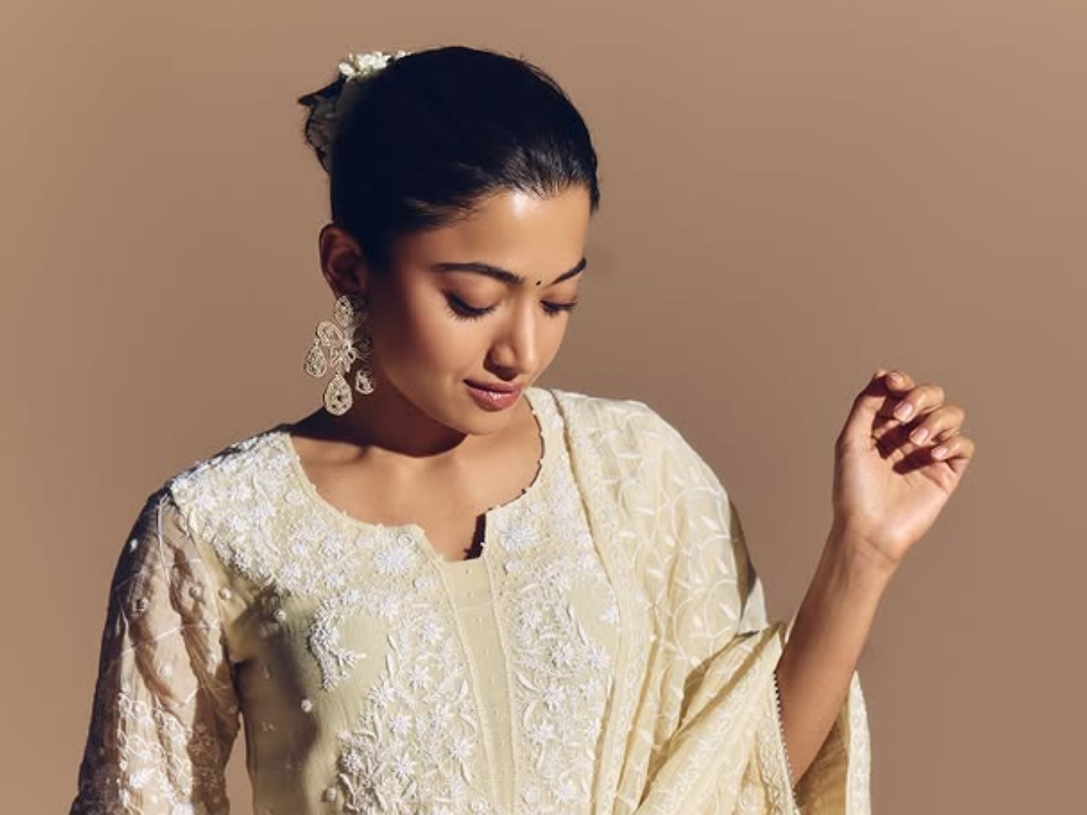 Rashmika Mandanna का हॉट तस्वीरों ने बढ़ाया इंटरनेट का पार! मासूम चेहरे पर टिकी लोगों की निगाहें; देखें तस्वीरें - Photo Gallery