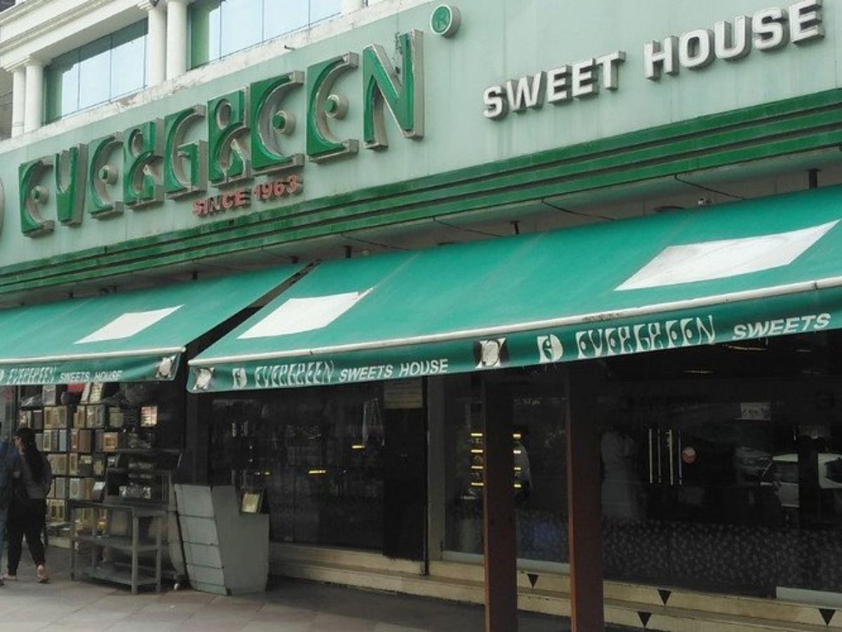 किंग खान के फेवरेट हैं दिल्ली के ये 3 ‘अड्डे’, जहां आज भी छुपकर स्वाद लेने पहुंचते हैं शाहरुख! आप भी जरुर करें विजिट - Photo Gallery