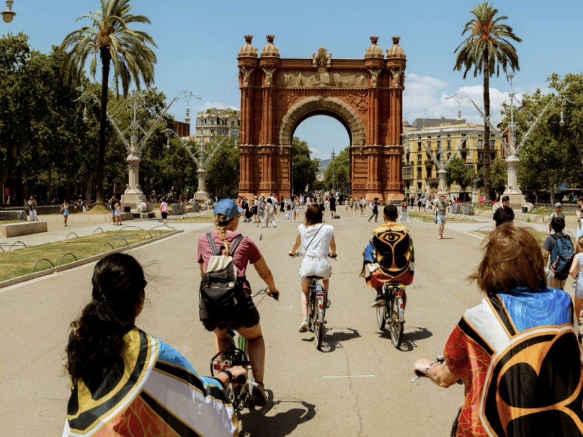 Fantastic stage hot beats - Photo Gallery