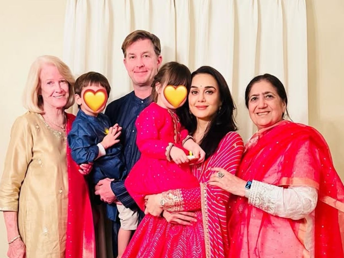 प्रीति जिंटा ने 29 फरवरी 2016 को उन्होंने जीन गुडइनफ से शादी की. अब वह जुड़वा बच्चों की मां हैं. - Photo Gallery