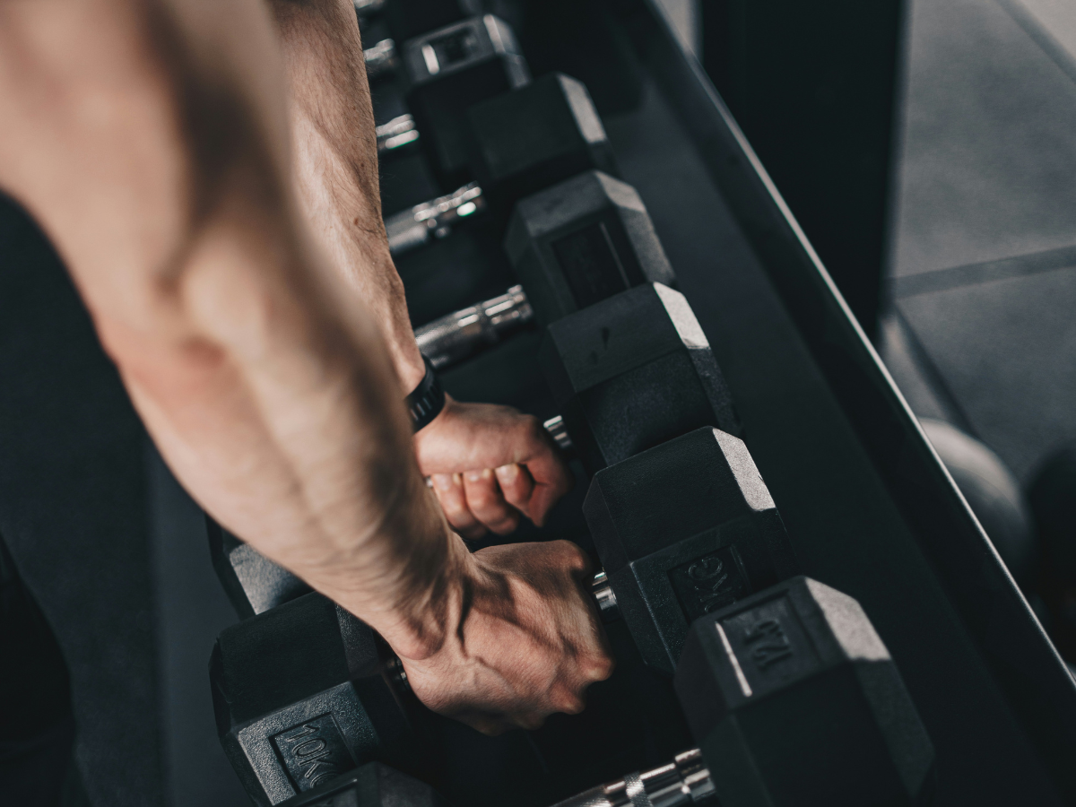 क्या आप भी दिन भर बैठते हैं? अपनी रीढ़ की हड्डी को दोबारा जवान बनाने के लिए अपनाएं ये टिप! - Photo Gallery