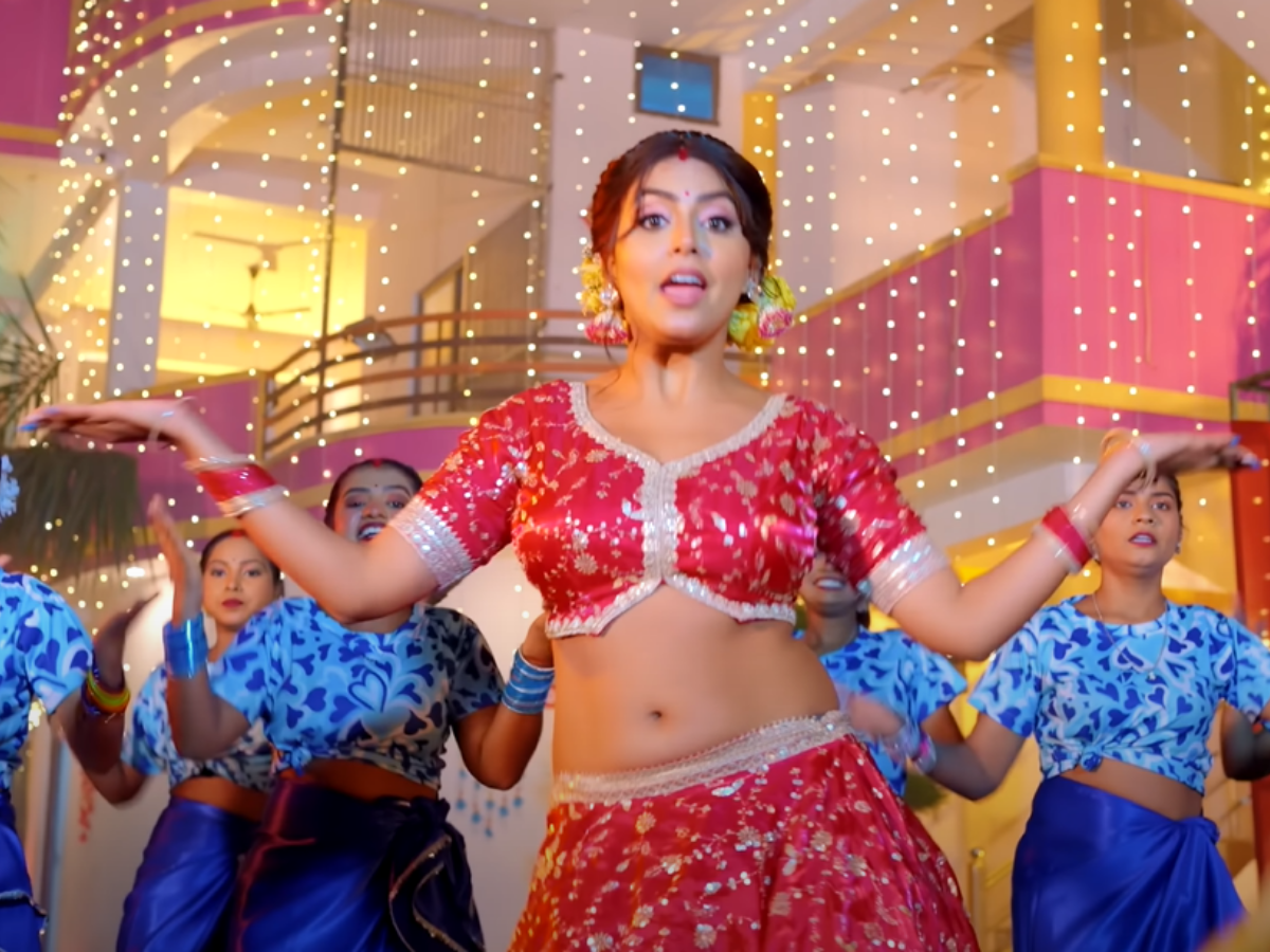 How did Mahi gain recognition in the Bhojpuri industry - Photo Gallery