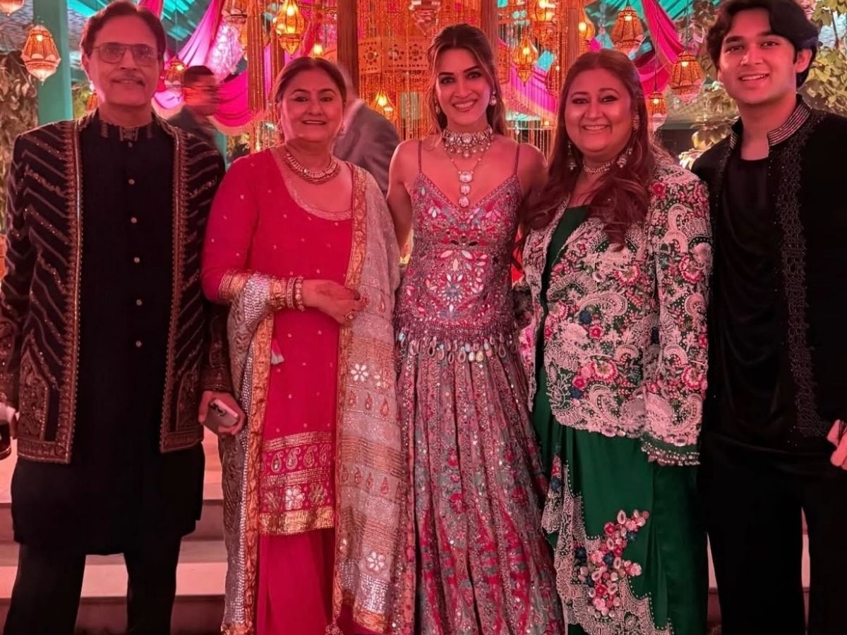 शादी के बंधन में बंधे Nupur और Stebin Ben, संगीत में मां ने दिया इमोशनल परफॉर्मेंस; बहन कृति ने भी जमाई महफिल - Photo Gallery