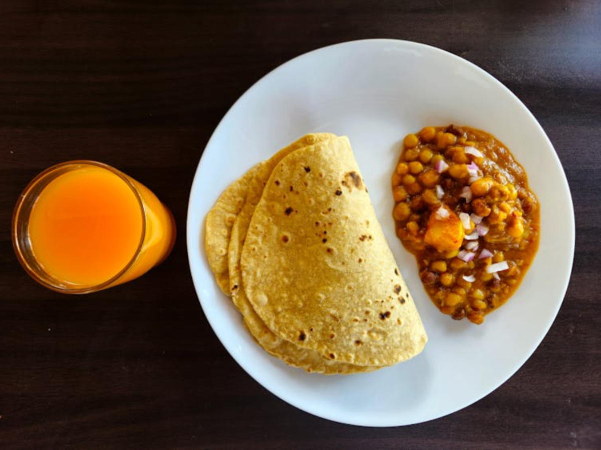 Bad Food Combinations: सेहत के लिए खतरनाक हैं ये फूड कॉम्बिनेशन, शरीर के लिए हो सकते हैं बेहद नुकसानदायक; आज ही से कर ले हाय तौबा! - Photo Gallery