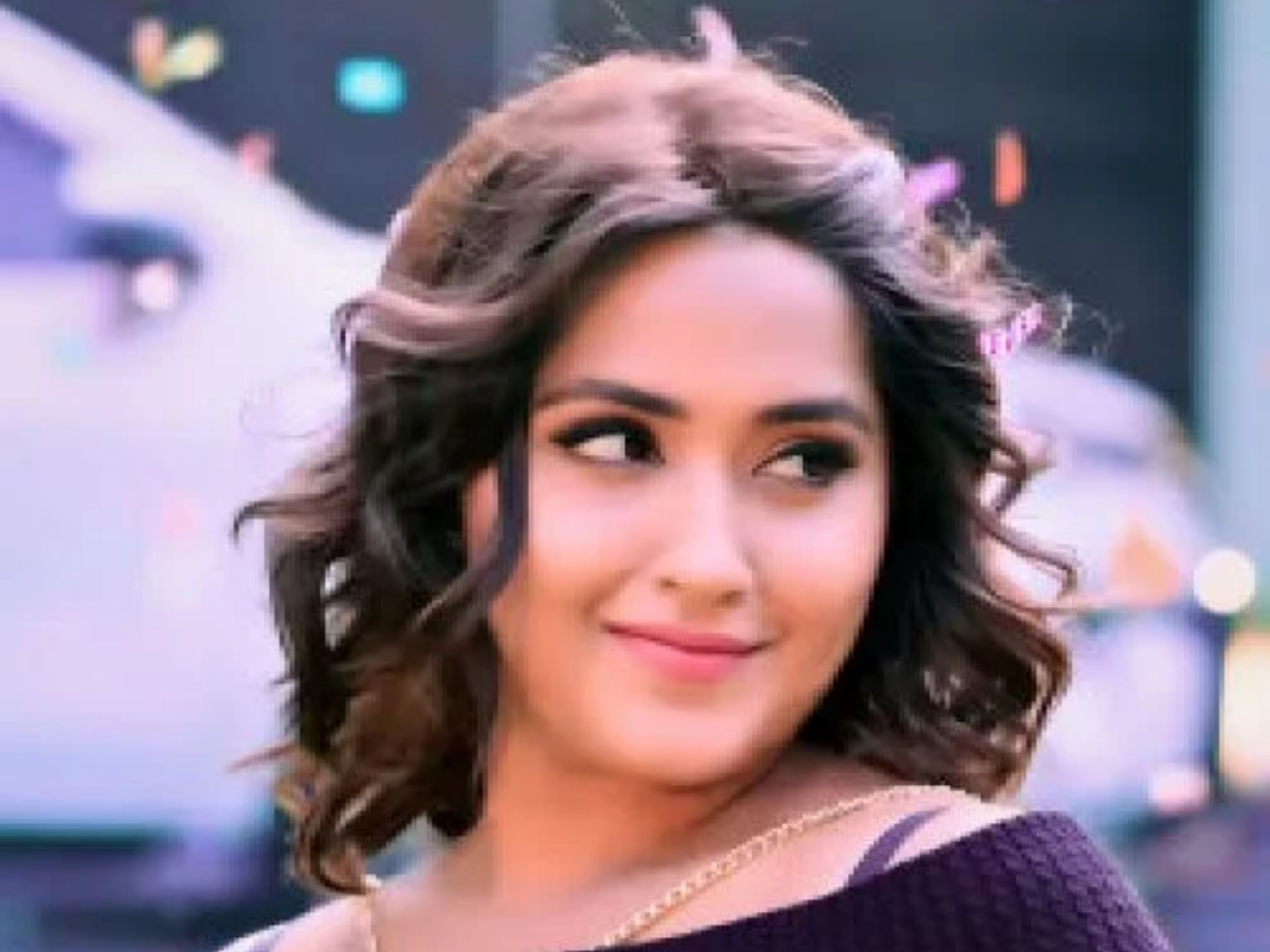 भोजपुरी सिनेमा की करोड़पति हसीनाएं, अक्षरा सिंह से आम्रपाली दुबे तक; जानिए 10 सबसे अमीर भोजपुरी एक्ट्रेसेस - Photo Gallery