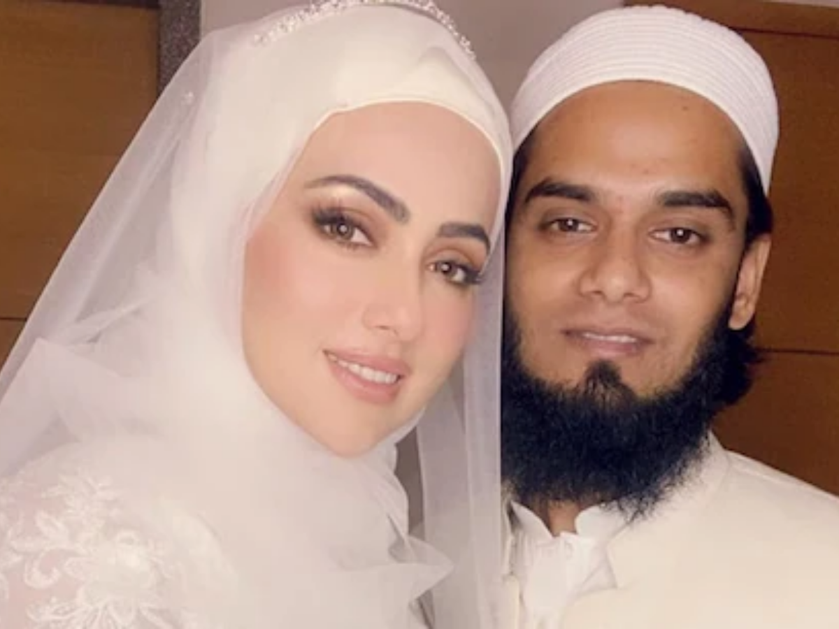 पति अनस सैयद ने किया था Sana Khan का ब्रेनवॉश! बॉलीवुड छोड़ने के लिए क्यों हुई थीं मजबूर? 6 साल बाद एक्ट्रेस ने खोला राज - Photo Gallery