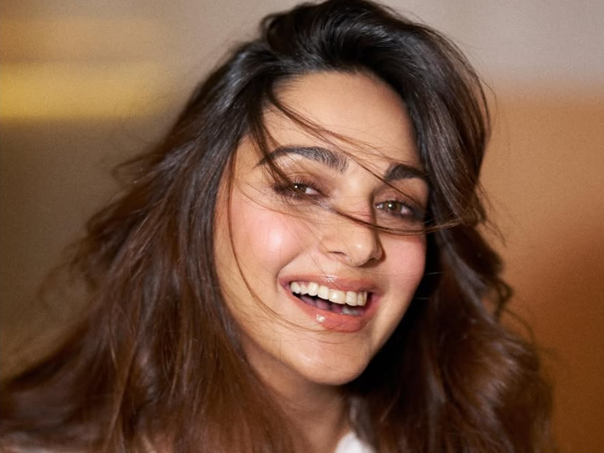 आलिया भट्ट से लेकर दीपिका पादुकोण तक: आखिर क्यों इन हसीनाओं के सिर चढ़कर बोल रहा है ‘नो-मेकअप’ लुक का जादू? - Photo Gallery