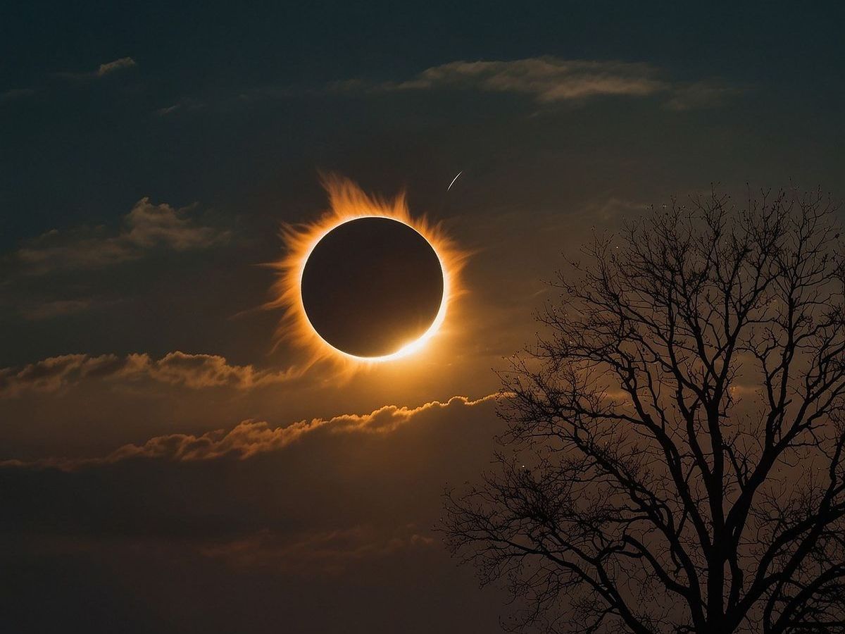 Eclipse 2026: साल का पहला सूर्य और चंद्र ग्रहण हिंदू कैलेंडर के किस महीने में लगेगा? - Photo Gallery