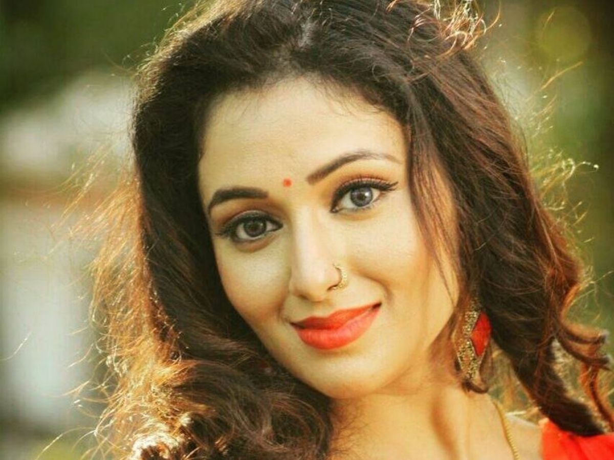 मोनालिसा से रानी चटर्जी तक! यूपी-बिहार नहीं, इन राज्यों की हसीनाओं ने लूटा भोजपुरी फैंस का दिल; नेटवर्थ जानकर उड़ जाएंगे होश! - Photo Gallery