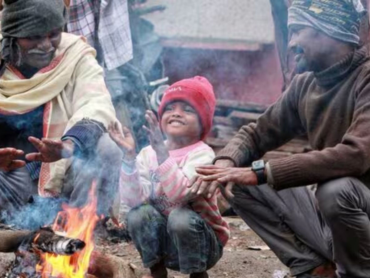 Aaj Ka Mausam: कड़ाके की ठंड और बारिश के आसार! जानें UP-बिहार से लेकर दिल्ली-NCR तक का हाल - Photo Gallery