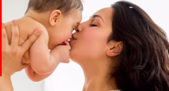 Immunity Booster For Babies: क्या मां के Kiss करने से Baby को होते हैं फायदे? जानें इस ‘मैजिक ट्रिक’ का कमाल