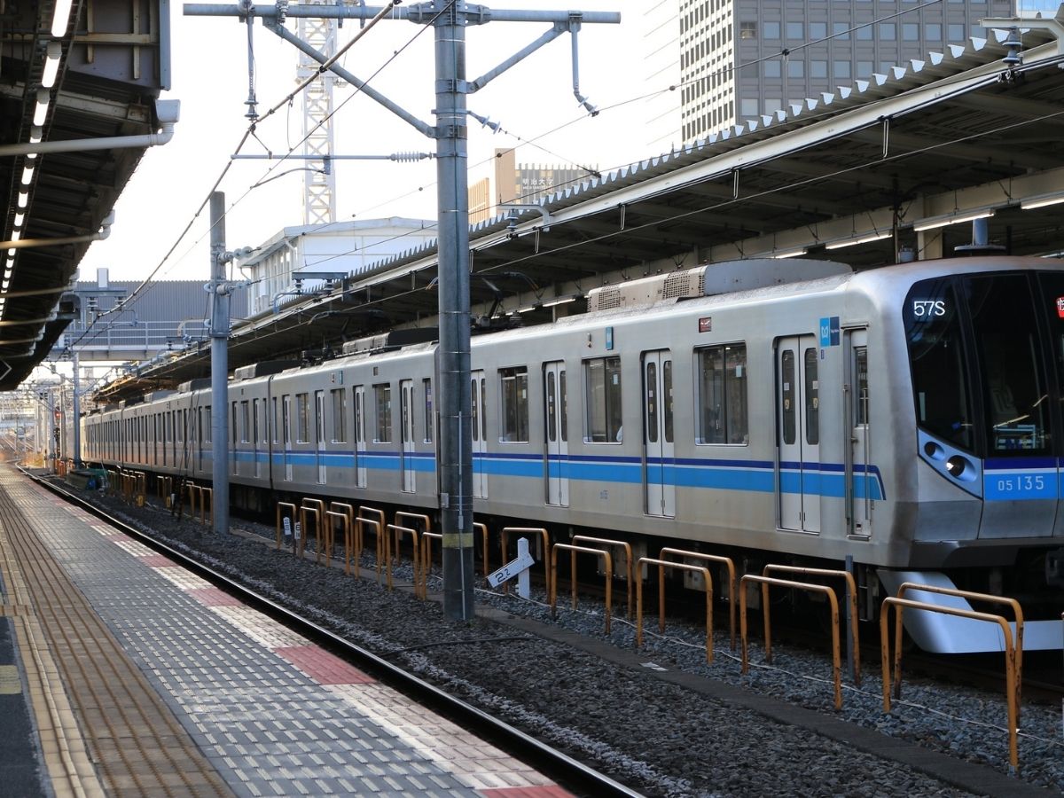 New Year 2026: स्कूल से लेकर हॉस्पिटल तक! नए साल के पहले दिन क्या रहेगा बंद और क्या खुला ? - Photo Gallery