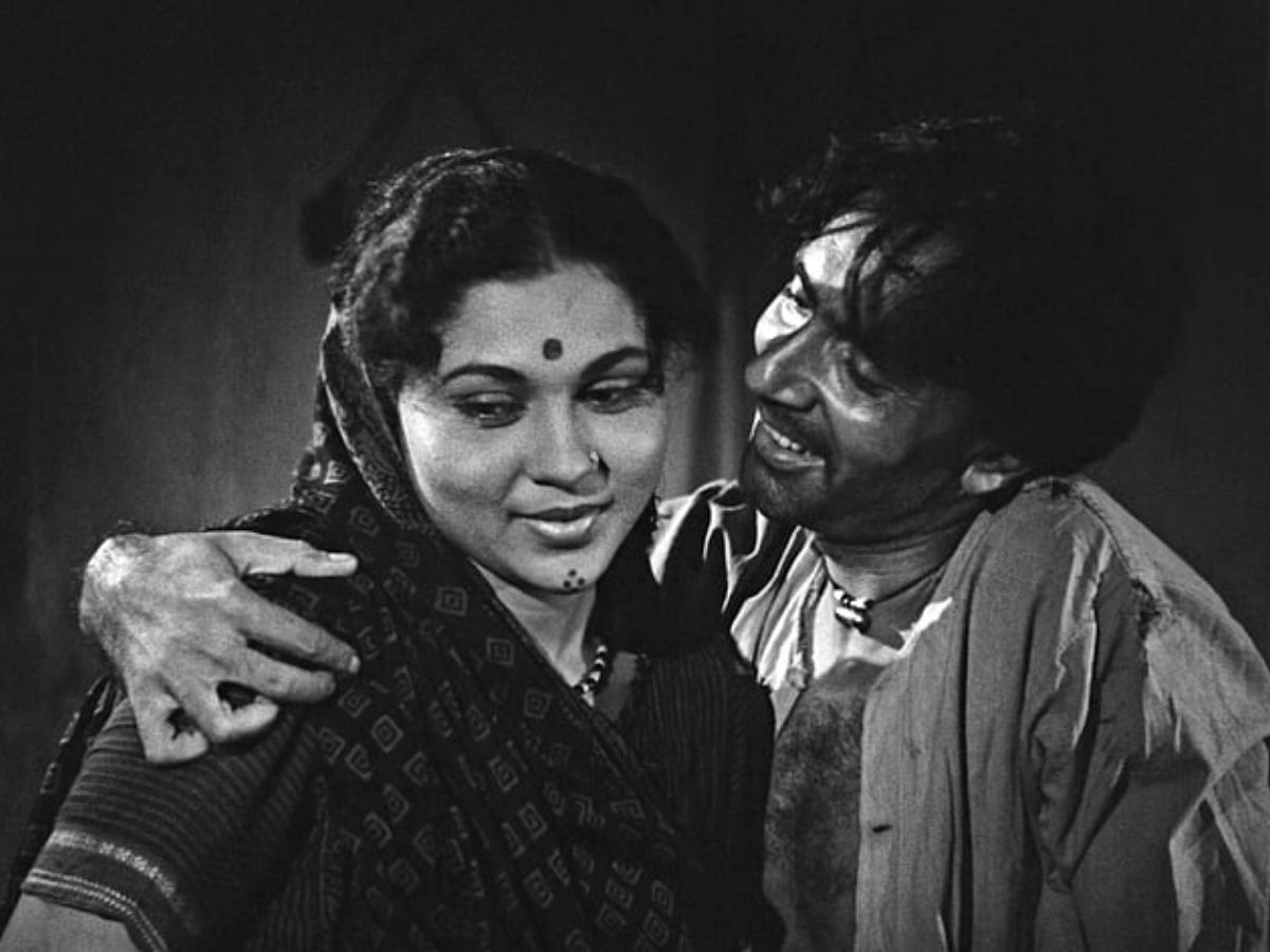 Nirupa Roy Birthday: जिसे देवी समझकर लोगों ने पूजा, पिता ने मरते दम तक नहीं की उससे बात! - Photo Gallery
