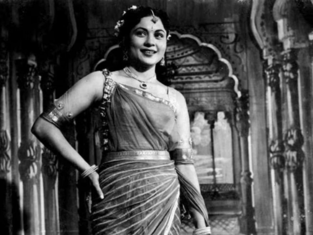 Nirupa Roy Birthday: जिसे देवी समझकर लोगों ने पूजा, पिता ने मरते दम तक नहीं की उससे बात! - Photo Gallery