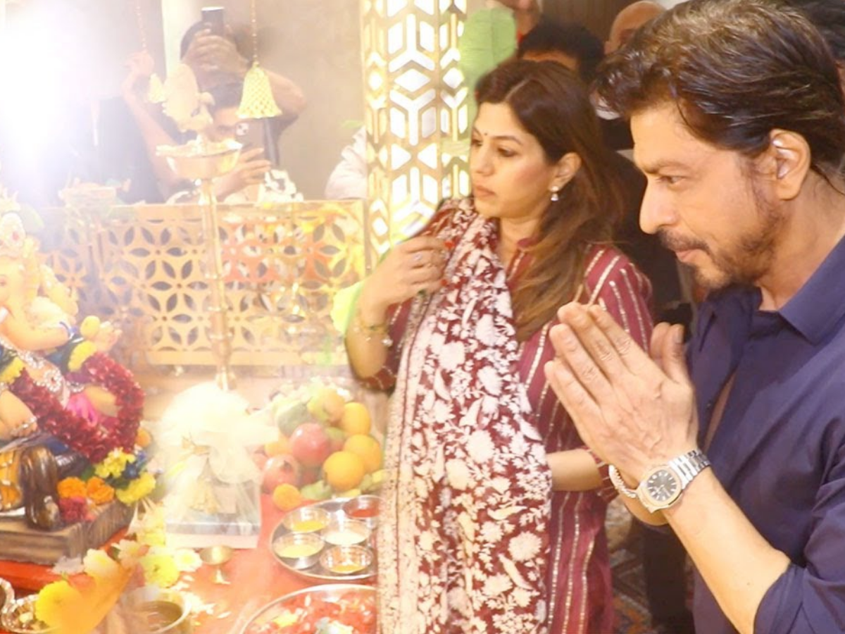 महाकाल दर्शन करने पर घिरीं Nushrratt Bharuccha, मुस्लिम होने के बाद भी पूजा-पाठ करते हैं ये सितारे; मंदिर जाने पर उठ चुके हैं सवाल - Photo Gallery