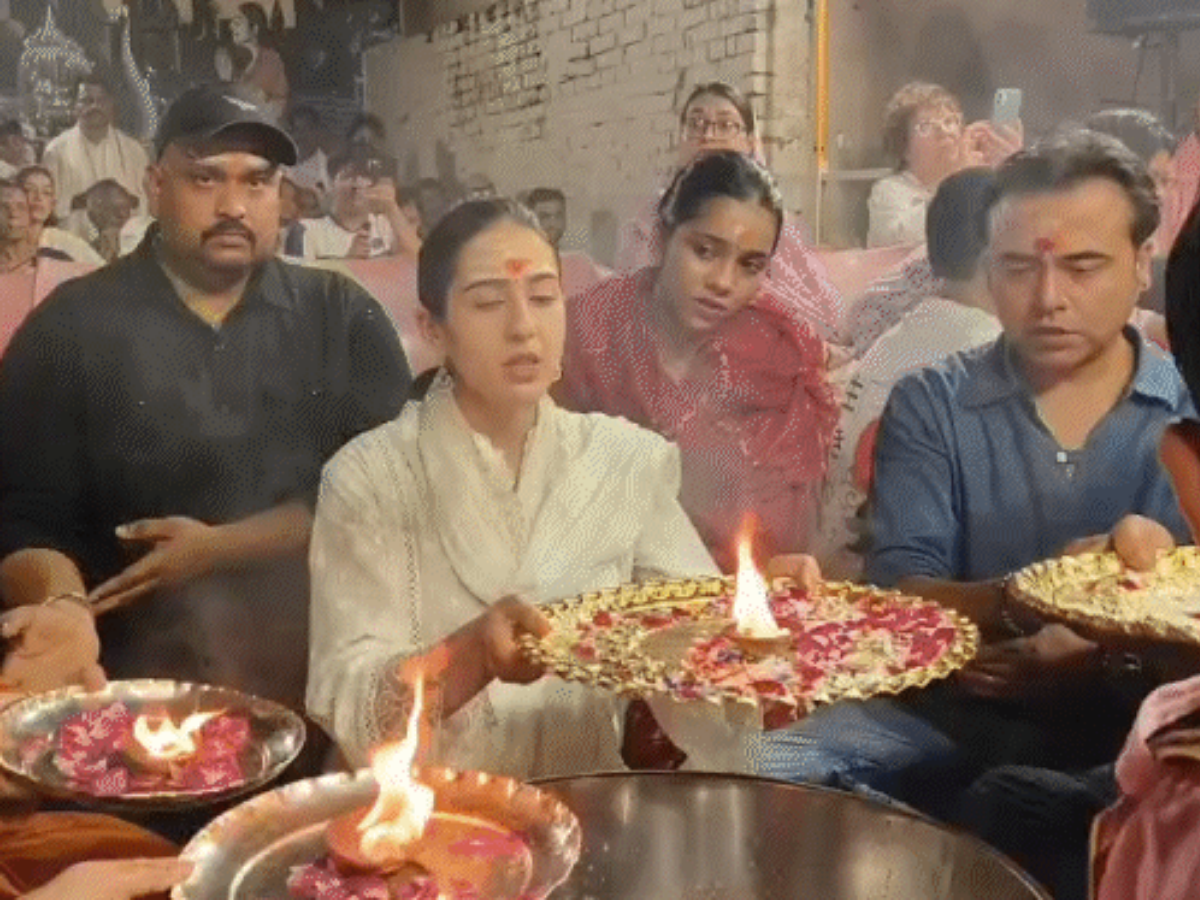 महाकाल दर्शन करने पर घिरीं Nushrratt Bharuccha, मुस्लिम होने के बाद भी पूजा-पाठ करते हैं ये सितारे; मंदिर जाने पर उठ चुके हैं सवाल - Photo Gallery