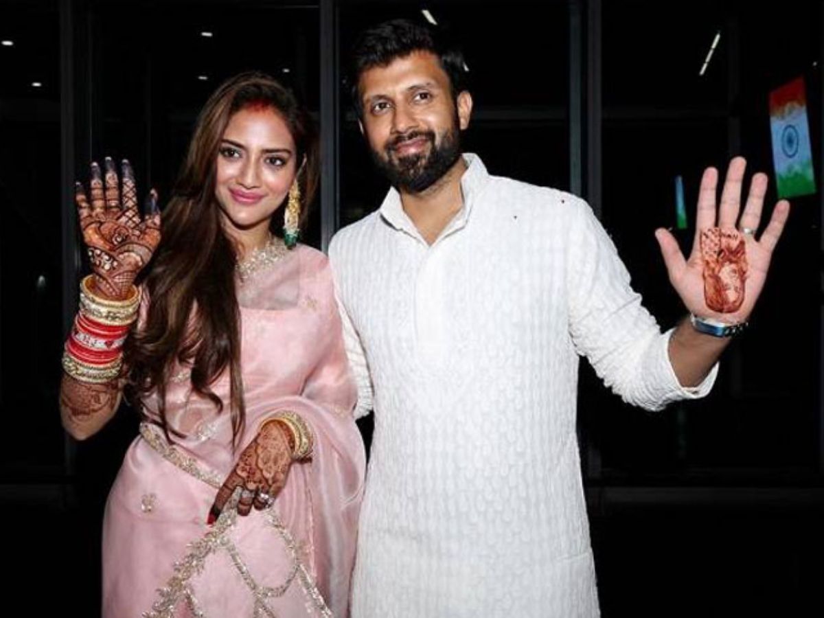 Men in Nusrat Jahan Life: गैंग-रेप आरोपी संग डेटिंग से लेकर निखिल जैन संग टूटी शादी तक, नुसरत जहां की अनकही कहानी - Photo Gallery