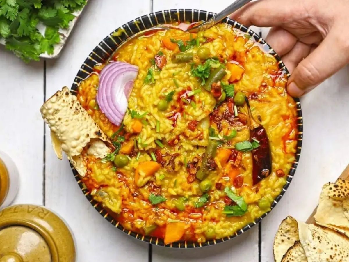 Offer khichdi to the deities on Makar Sankranti - Photo Gallery