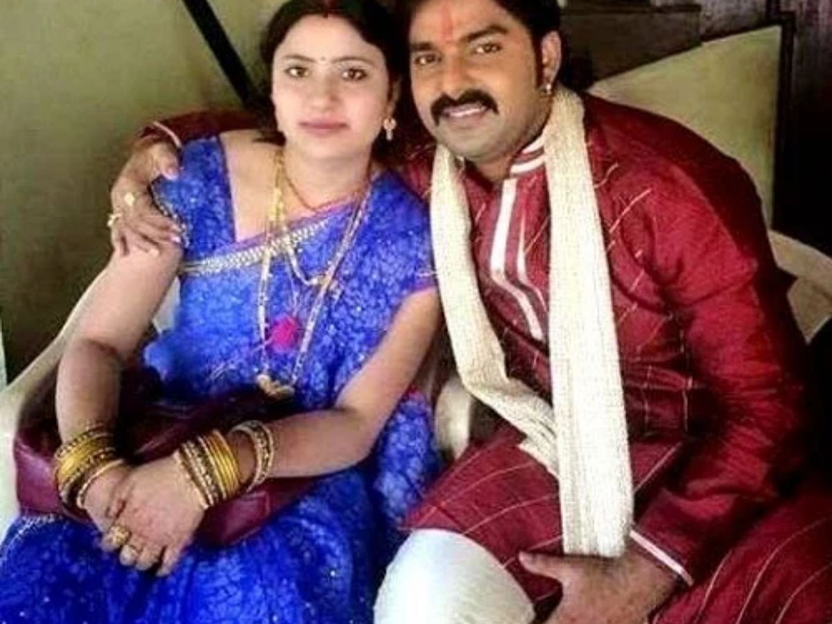 अक्षरा को धमकी, ज्योति को टॉर्चर! दो-दो शादी फिर अफेयर? विवादों से पीछा क्यों नहीं छुड़ा पा रहे पवन सिंह; Viral Video ने फिर खोल दी ‘करतूतों’ की परत? - Photo Gallery