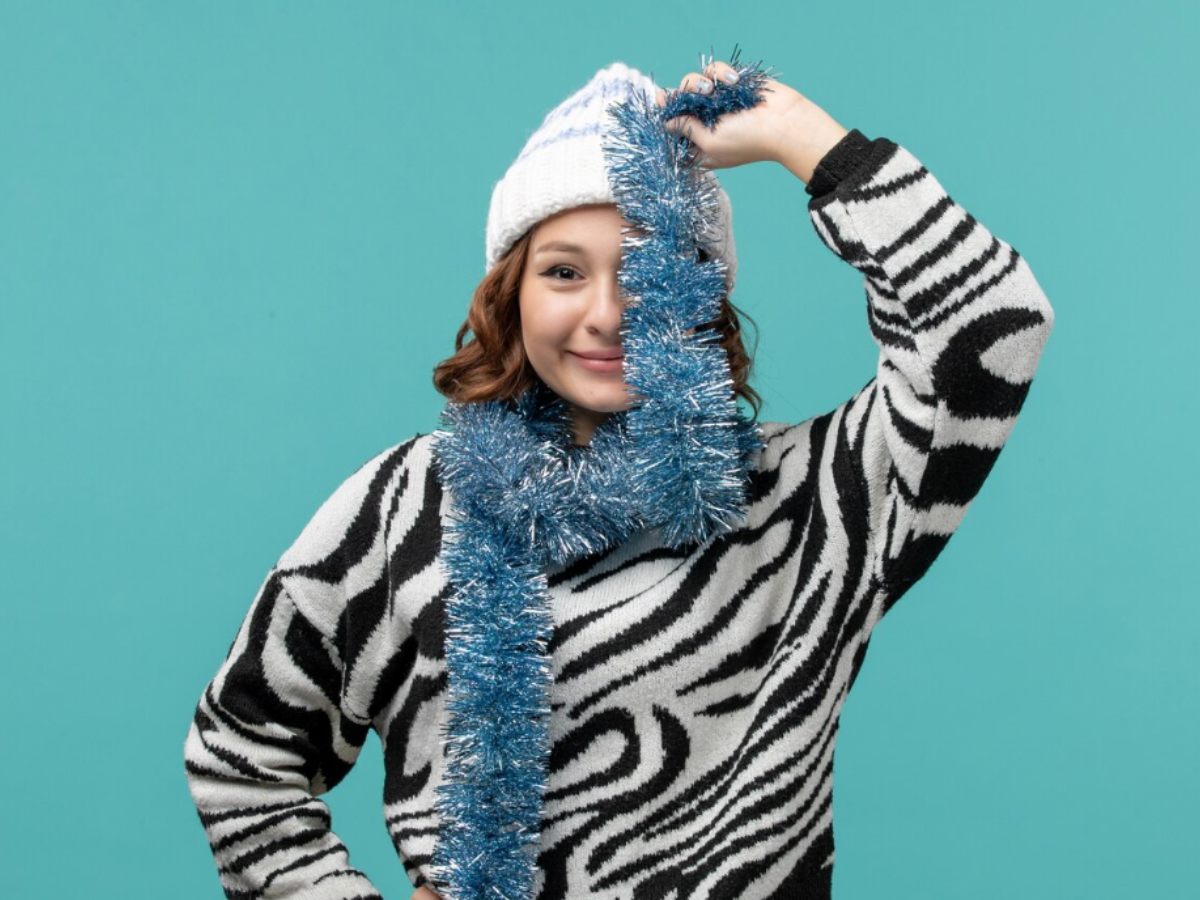 Winter Style Guide: पुराने बोरिंग कोट्स को कहें अलविदा, इन 5 तरीकों से लाएं अपने लुक में ‘स्टेटमेंट’ ट्विस्ट! - Photo Gallery