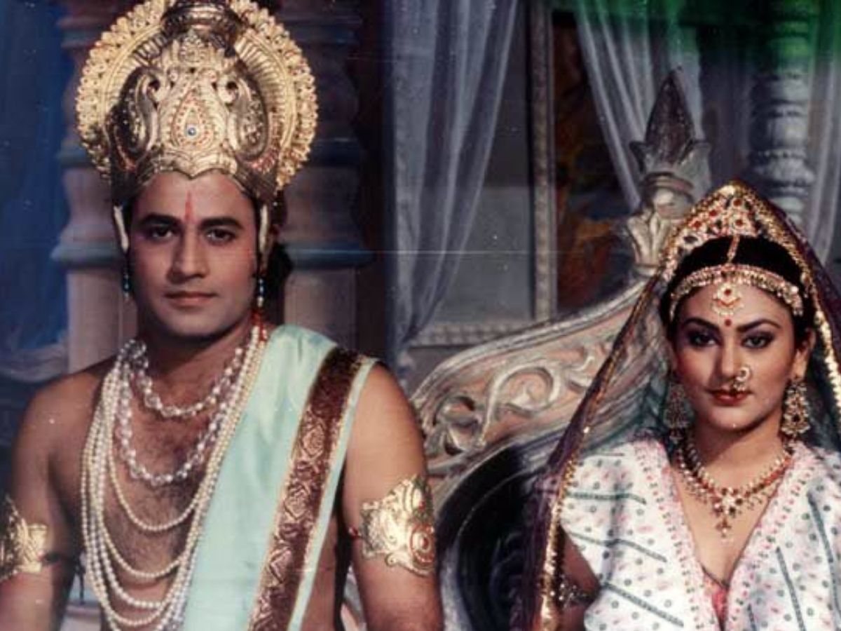 Arun Govil: अरुण गोविल को भगवान मानने लगे थे लोग, सिगरेट पीते ही किया विरोध; जानिए रामायण के ‘राम’ की अनसुनी बातें - Photo Gallery