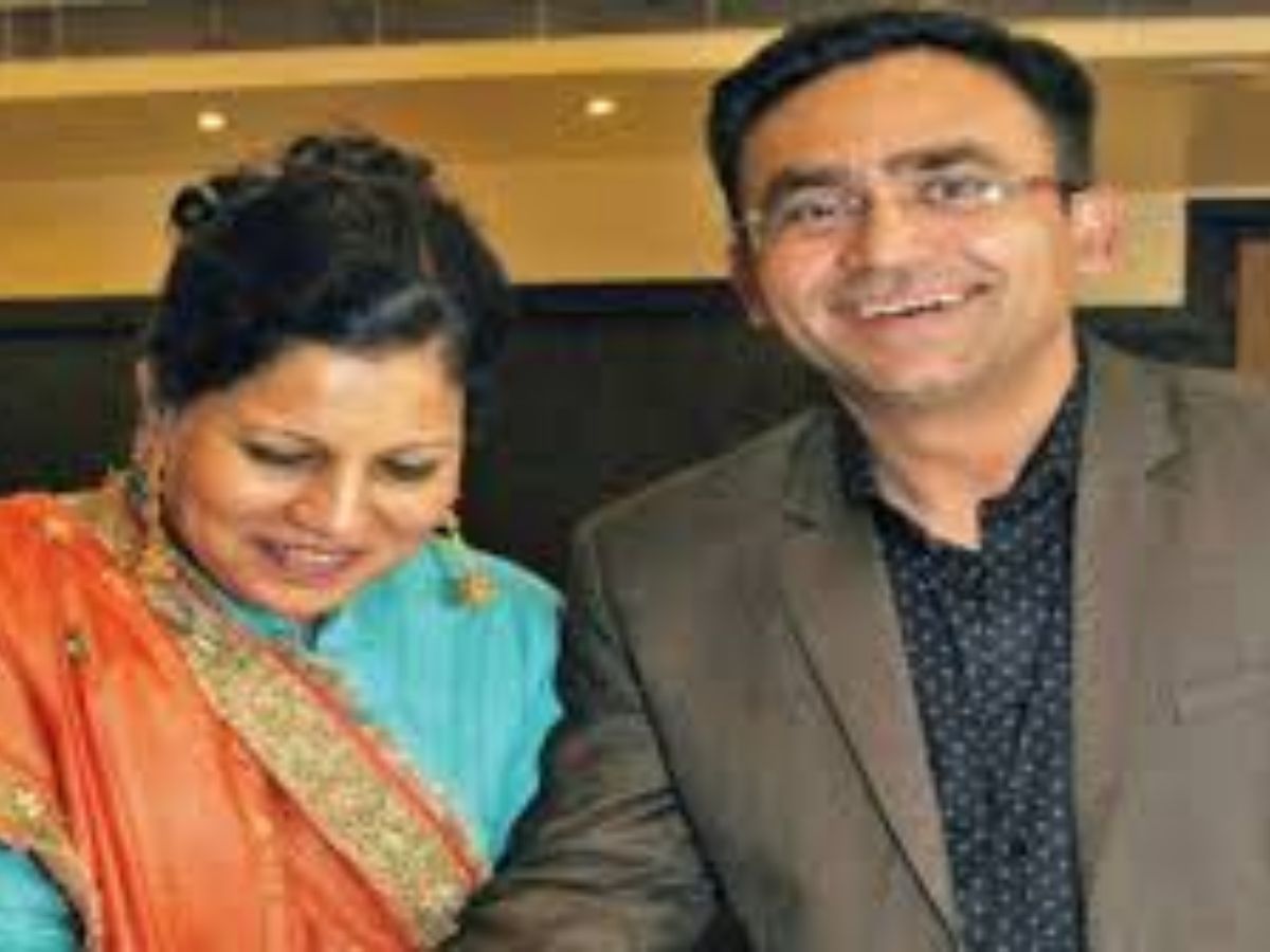 15 की उम्र में डेब्यू, हिंदू लड़की से प्यार और फिर… जानें पूर्व भारतीय क्रिकेटर सबा करीम की दिल को छू लेने वाली लव स्टोरी - Photo Gallery