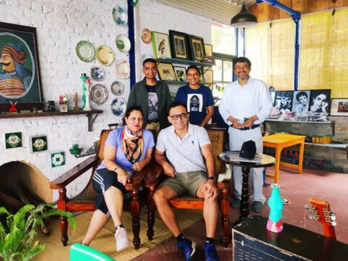 15 की उम्र में डेब्यू, हिंदू लड़की से प्यार और फिर… जानें पूर्व भारतीय क्रिकेटर सबा करीम की दिल को छू लेने वाली लव स्टोरी - Photo Gallery