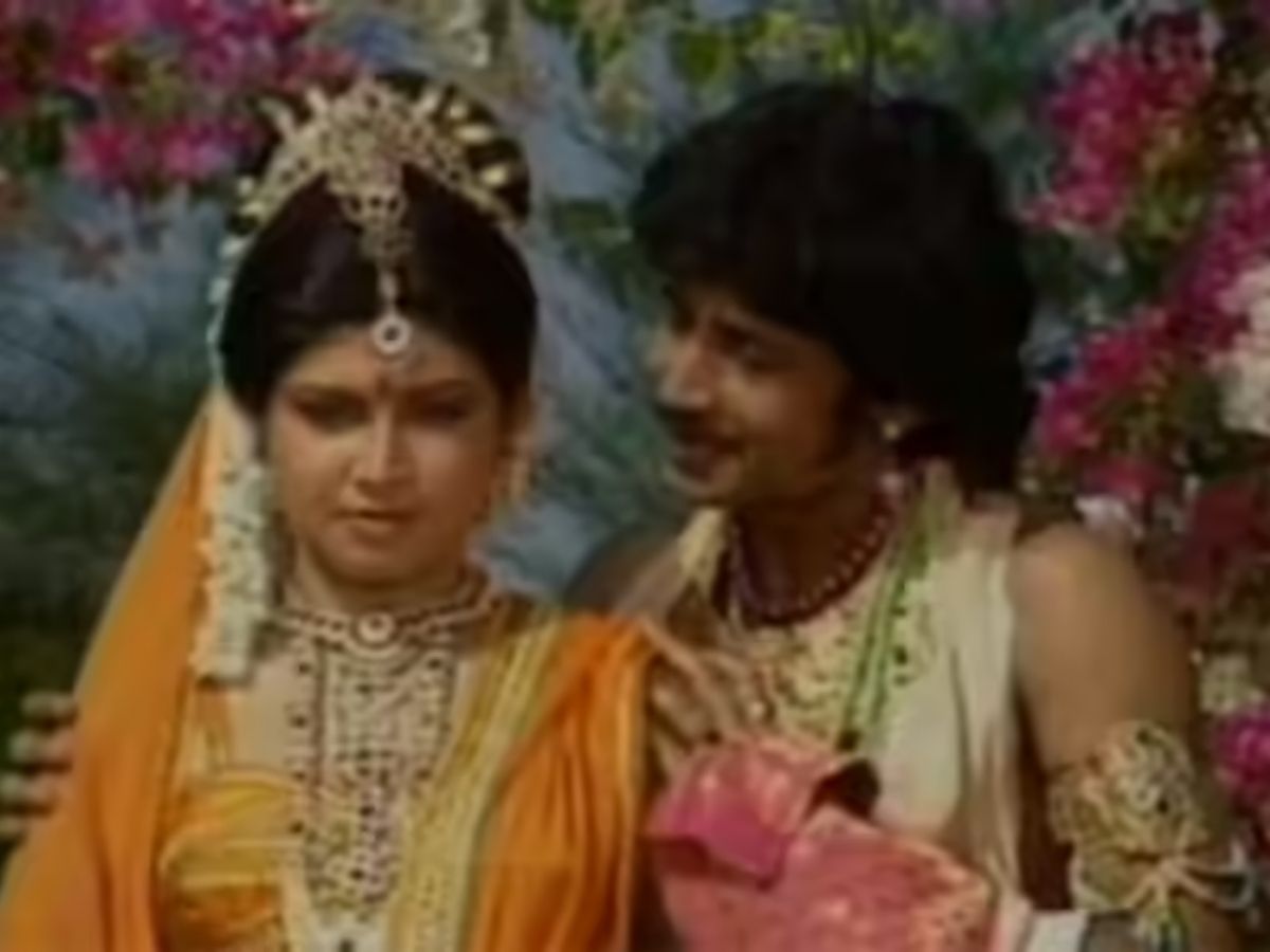 Bizzare Indian Tradition: आखिर क्यों हजारों ट्रांसजेंडर महिलाएं करती हैं भगवान अरावन से शादी और फिर अगले दिन ही विलाप? - Photo Gallery