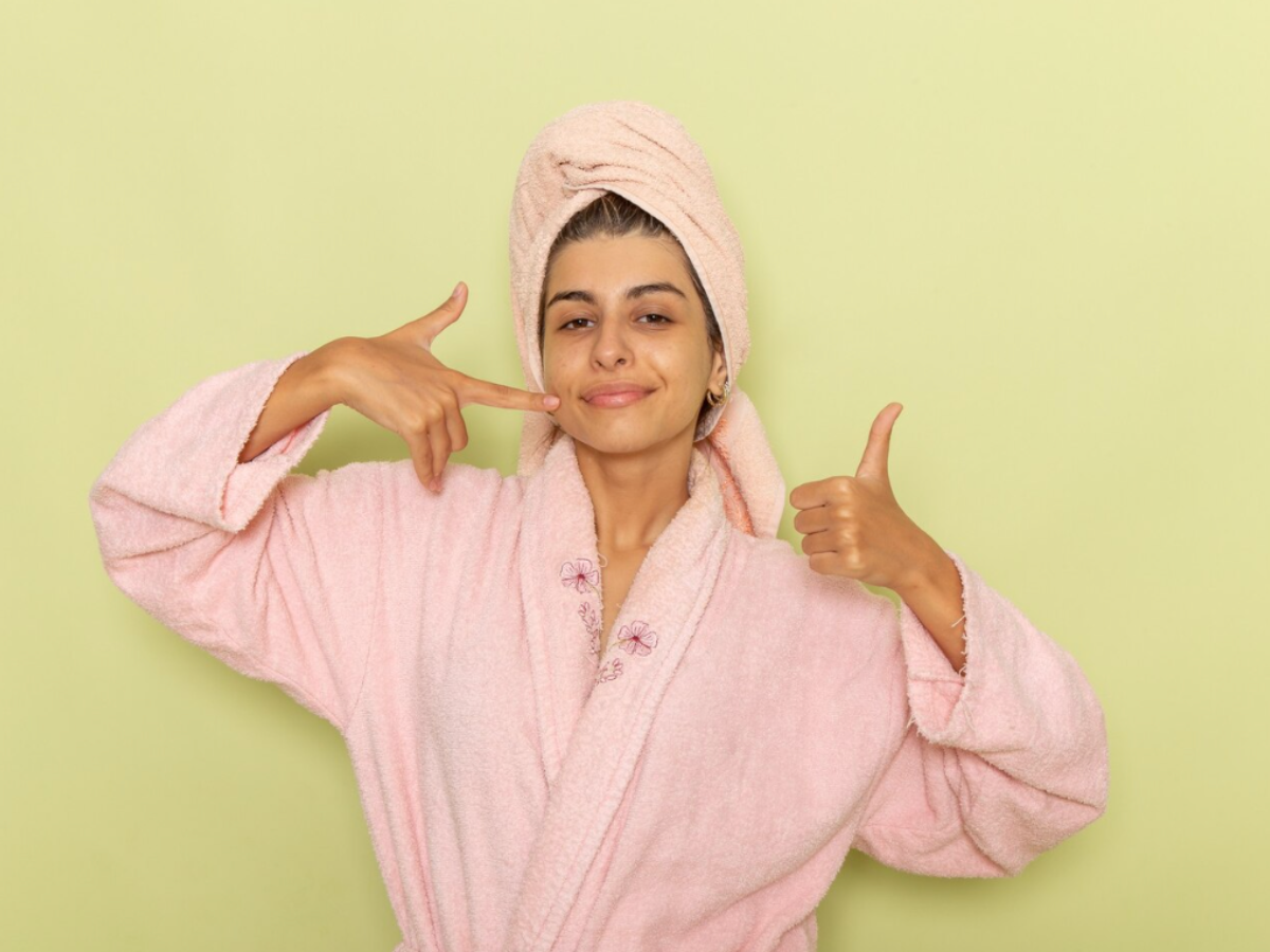 सावधान! आपकी ये 3 रोज़ाना की आदतें छीन रही हैं चेहरे का नूर; आज ही सुधारें! - Photo Gallery