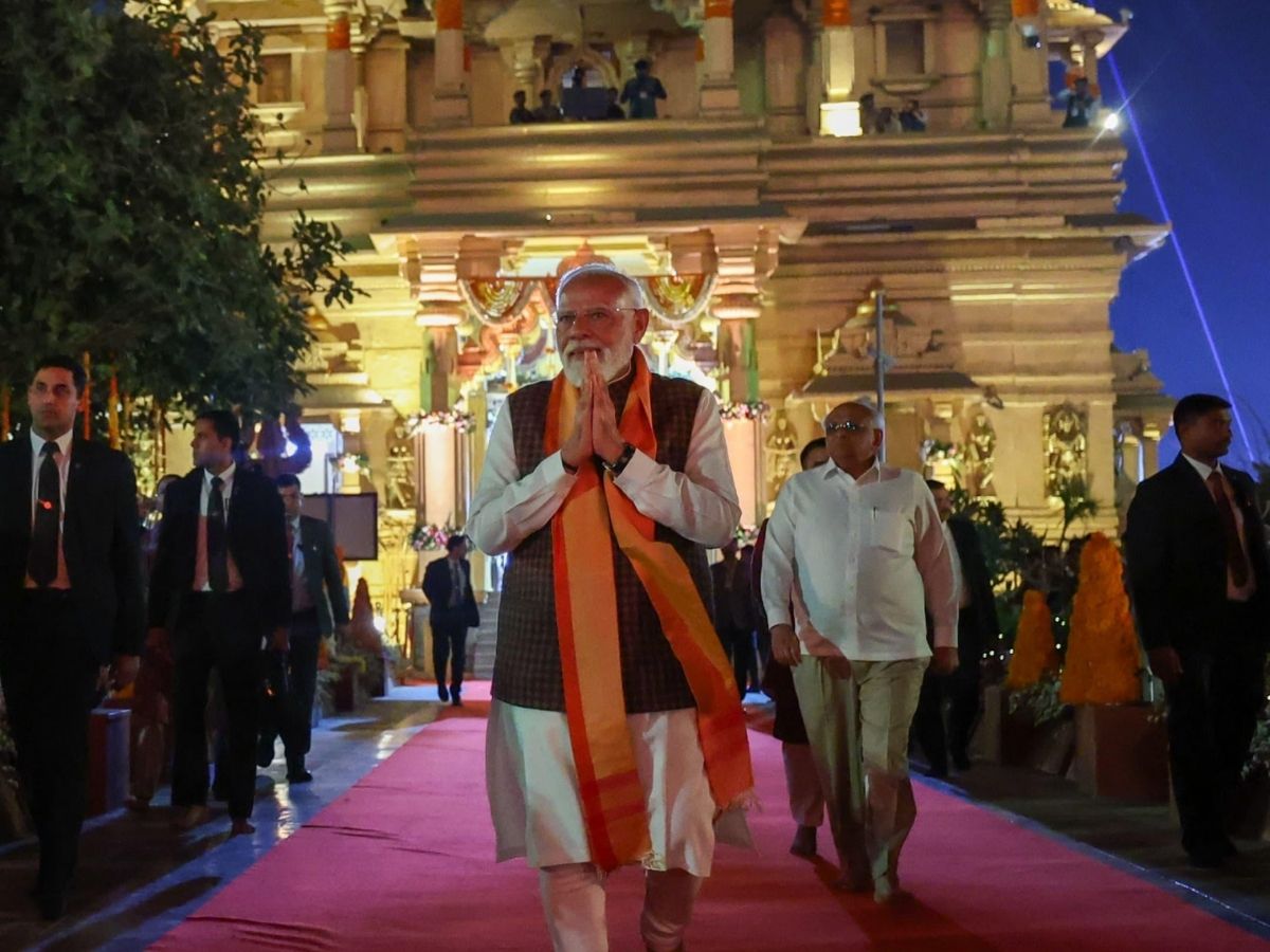 PM Modi in Somnath: 1000 साल बाद फिर लौटा वही गौरव, मंत्रोच्चार और महाआरती से महका सोमनाथ! यहां देखिए कुछ मनमोहक तस्वीरें - Photo Gallery