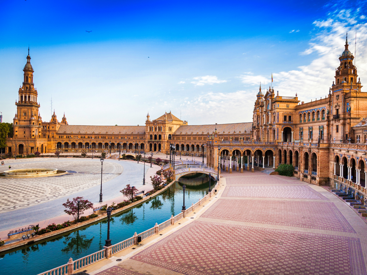 विदेश में रहना हुआ आसान, इन देशों में बसने पर वहां की सरकार देगी आपको पैसे! यहां देखें लिस्ट - Photo Gallery