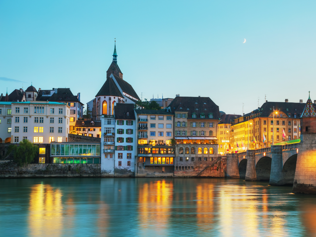 विदेश में रहना हुआ आसान, इन देशों में बसने पर वहां की सरकार देगी आपको पैसे! यहां देखें लिस्ट - Photo Gallery