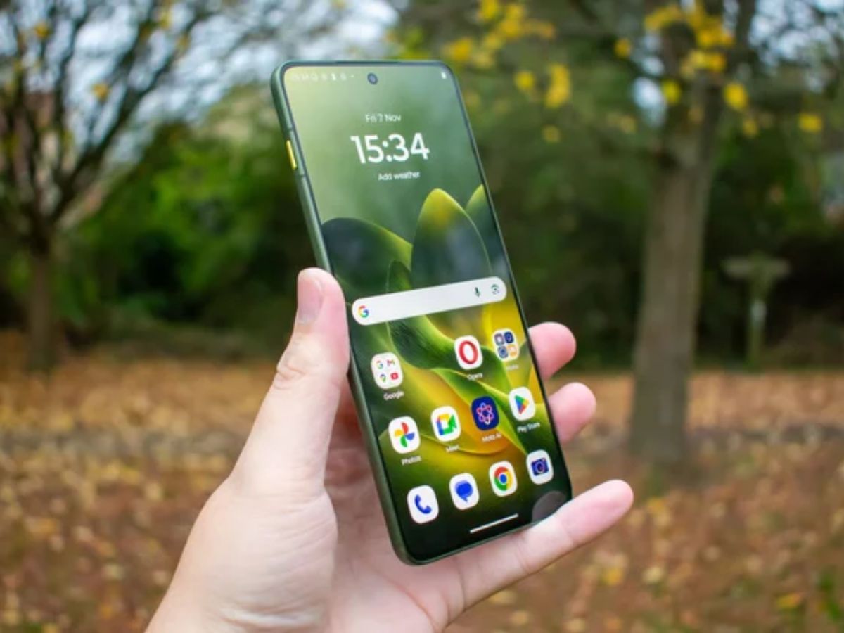 Motorola Edge 70 - Photo Gallery