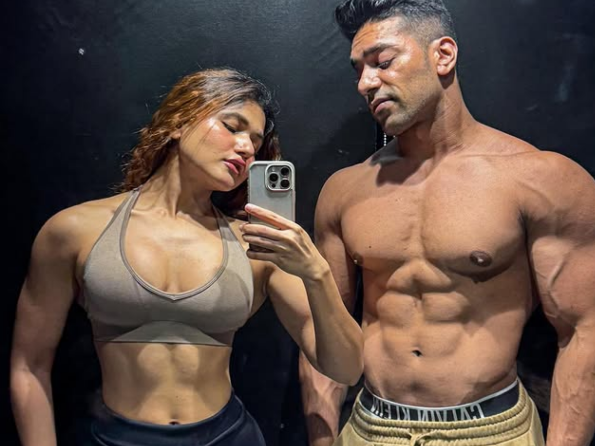 कौन है Rohit Khatri? जिनकी पत्नी के दीवाने हैं सारे Gen Z; नेटवर्थ सुन बुझ जाएगी दिमाग की बत्ती! - Photo Gallery