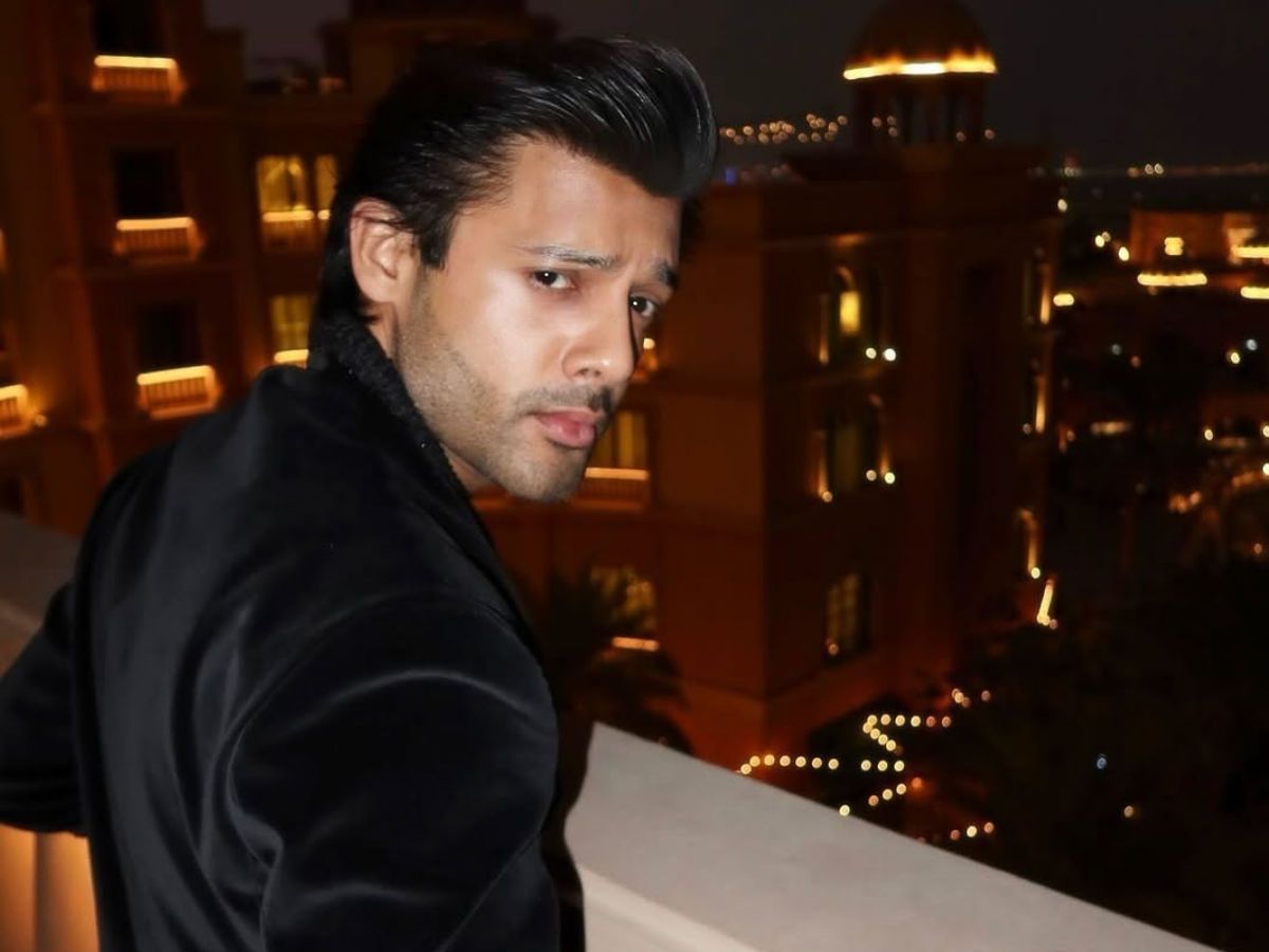 भारत का Atif Aslam…एक्ट्रेस कृति सेनन से है खास कनेक्शन; जानें कौन है ये शख्स? - Photo Gallery