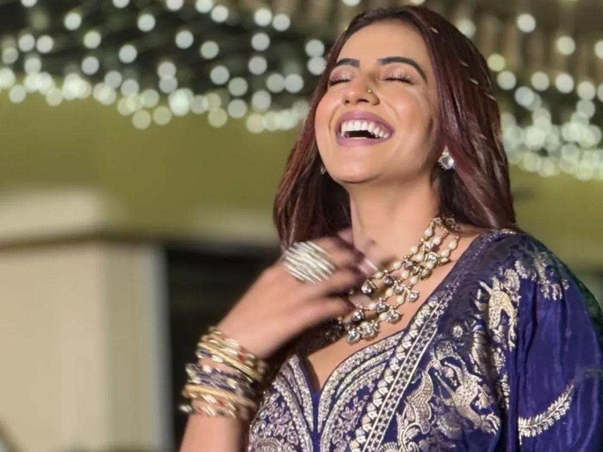 When did Akshara Singh do it - Photo Gallery