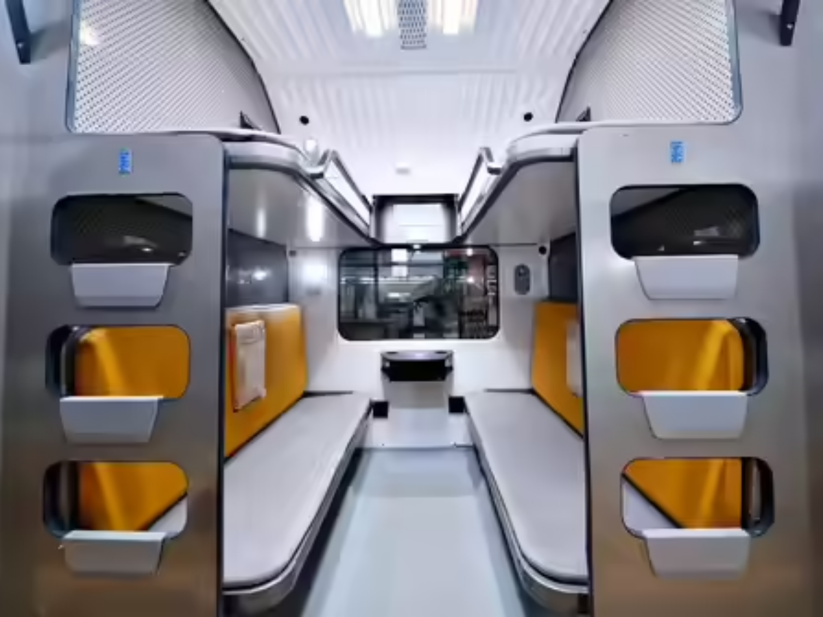 वंदे भारत स्लीपर का शुभारंभ, राजधानी से बेहतर है भारतीय रेलवे की यह नई ट्रेन; जानें मुख्य विशेषताएं - Photo Gallery