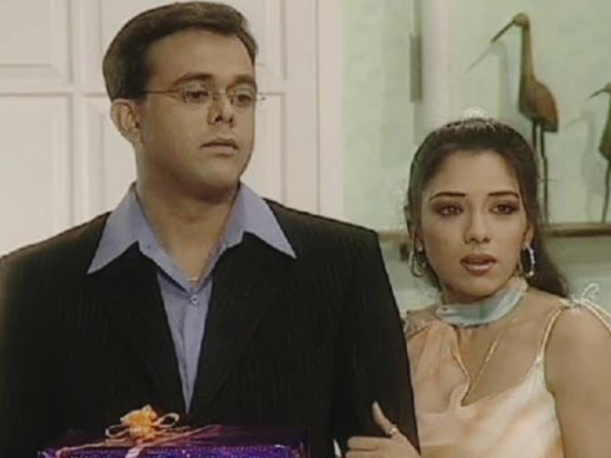 रुपाली गांगुली को मिला ‘आइकॉनिक गोल्ड अवॉर्ड 2026’ , मां रजनी गांगुली ने स्टेज पर किया धुरंधर के गाने पर डांस - Photo Gallery