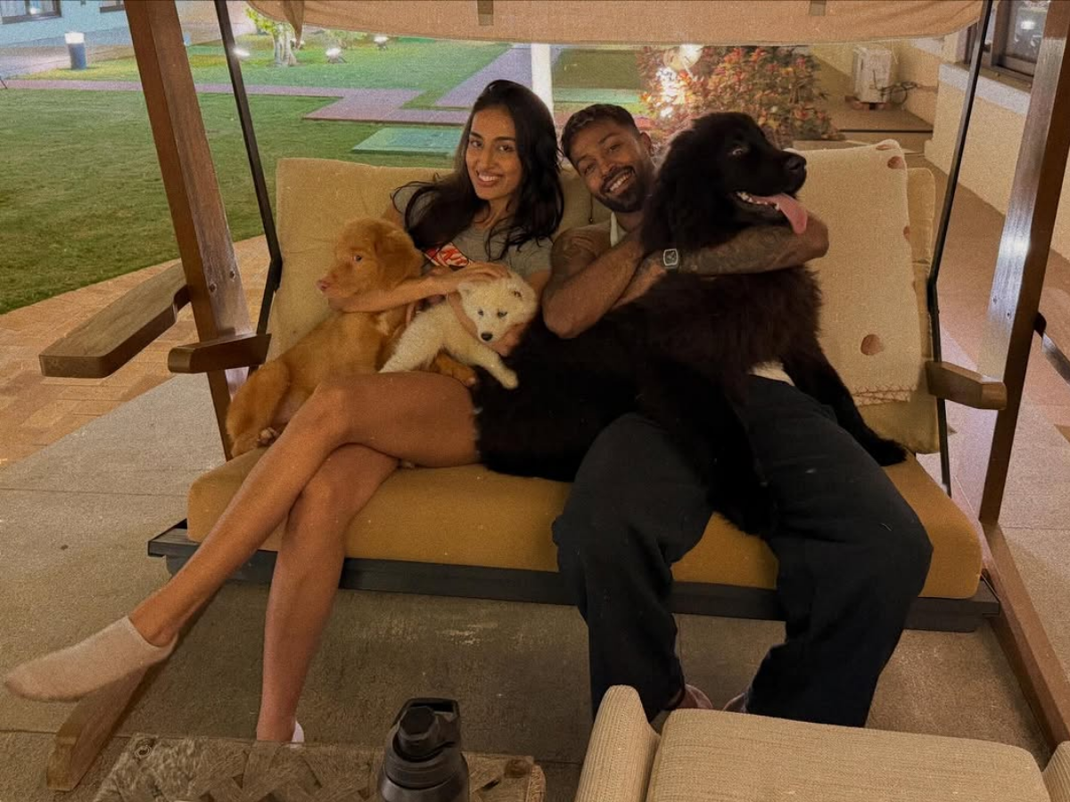 हार्दिक पांड्या की गर्लफ्रेंड माहिका की बर्थडे पार्टी में मचा धमाल, ईशान किशन और कोमल शर्मा का डांस वीडियो वायरल - Photo Gallery